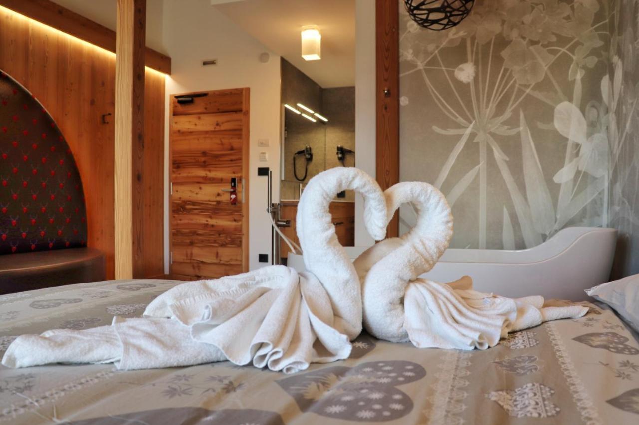 Hotel Panorama Wellness & Resort Malosco Bagian luar foto