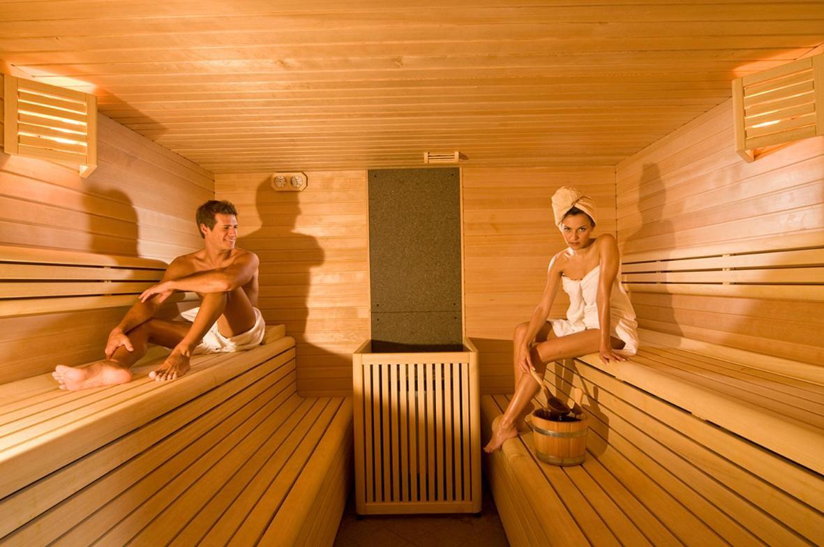 Hotel Panorama Wellness & Resort Malosco Bagian luar foto