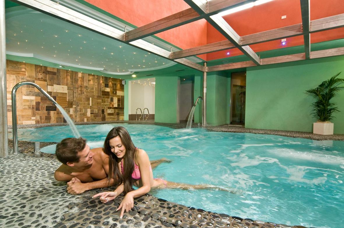 Hotel Panorama Wellness & Resort Malosco Bagian luar foto