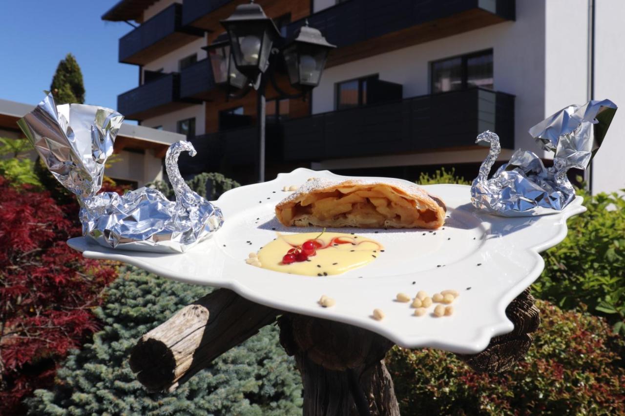 Hotel Panorama Wellness & Resort Malosco Bagian luar foto